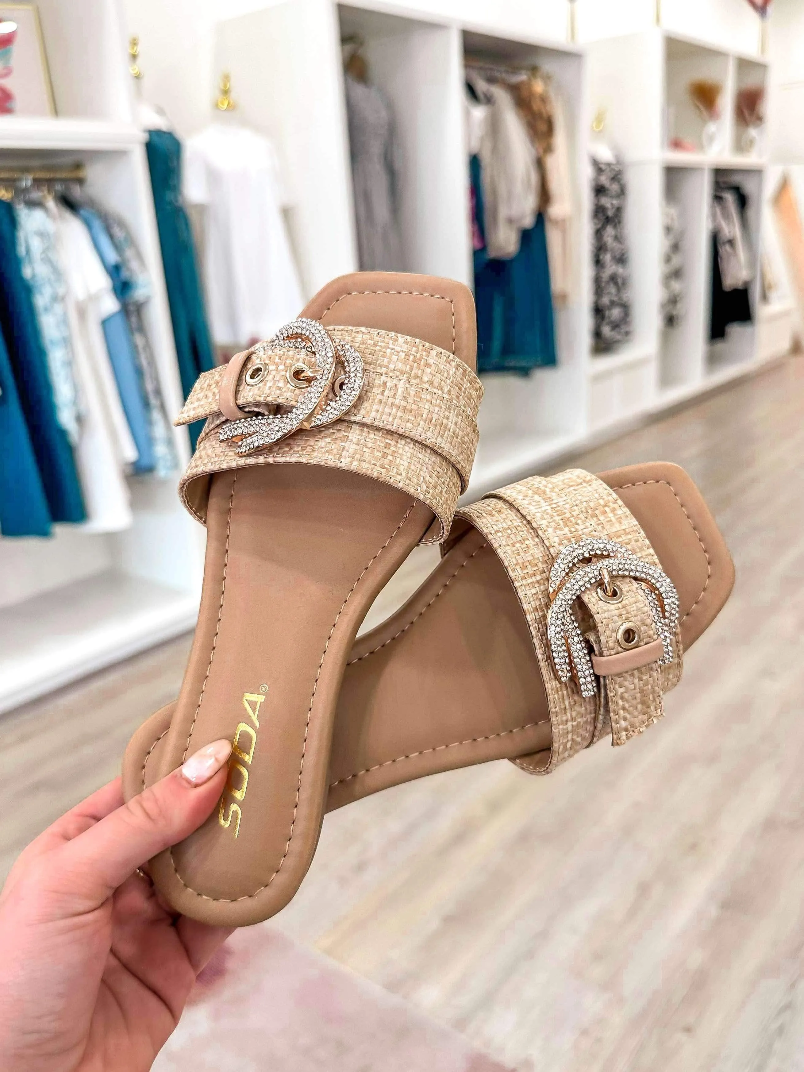 Caiman Natural Sandal